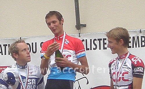 Frank Schleck celebrates his 2005 National title